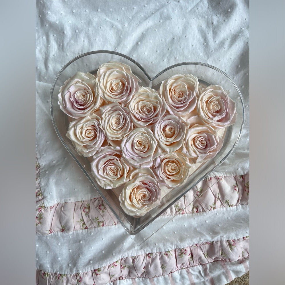 Heart-Shaped Rose decor piece